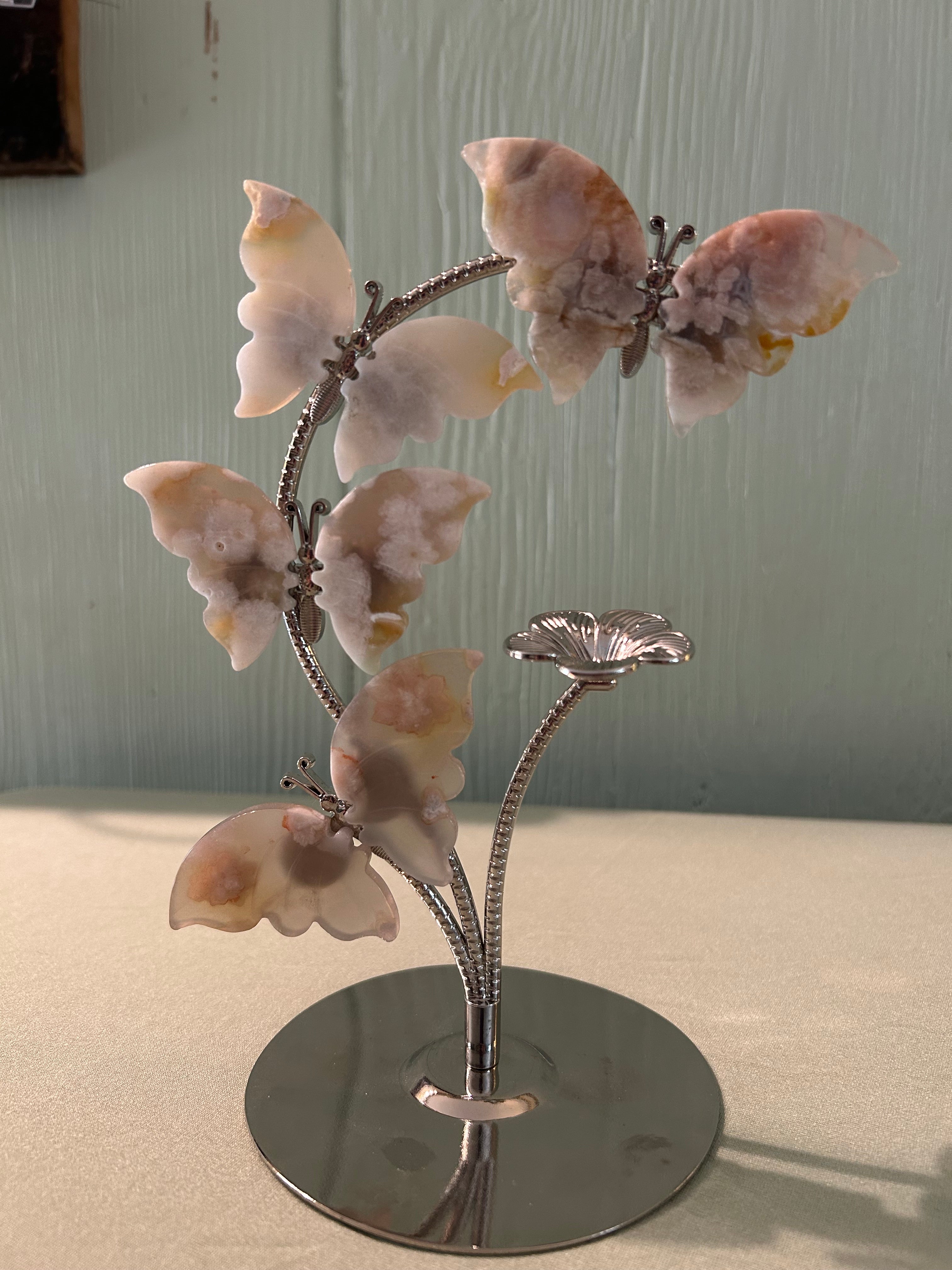 Flower agate butterfly sphere holder